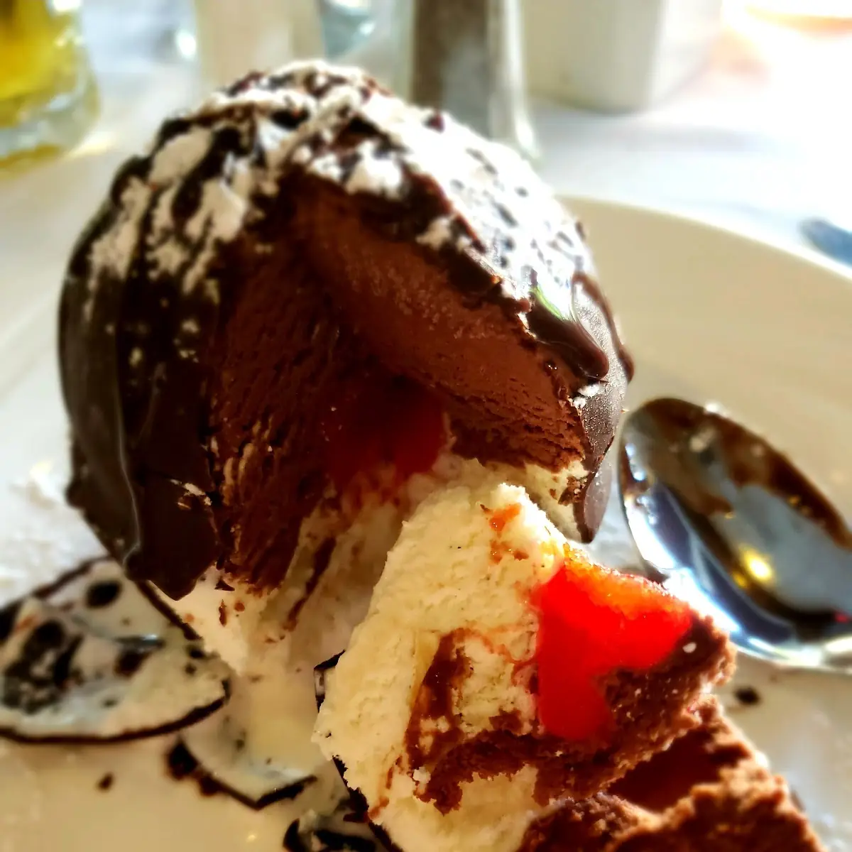Spumoni Bomba