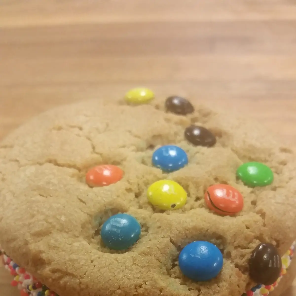 Galleta De Payaso Con Chispas Arcoíris Clown Rainbow Sprinkle Cookie