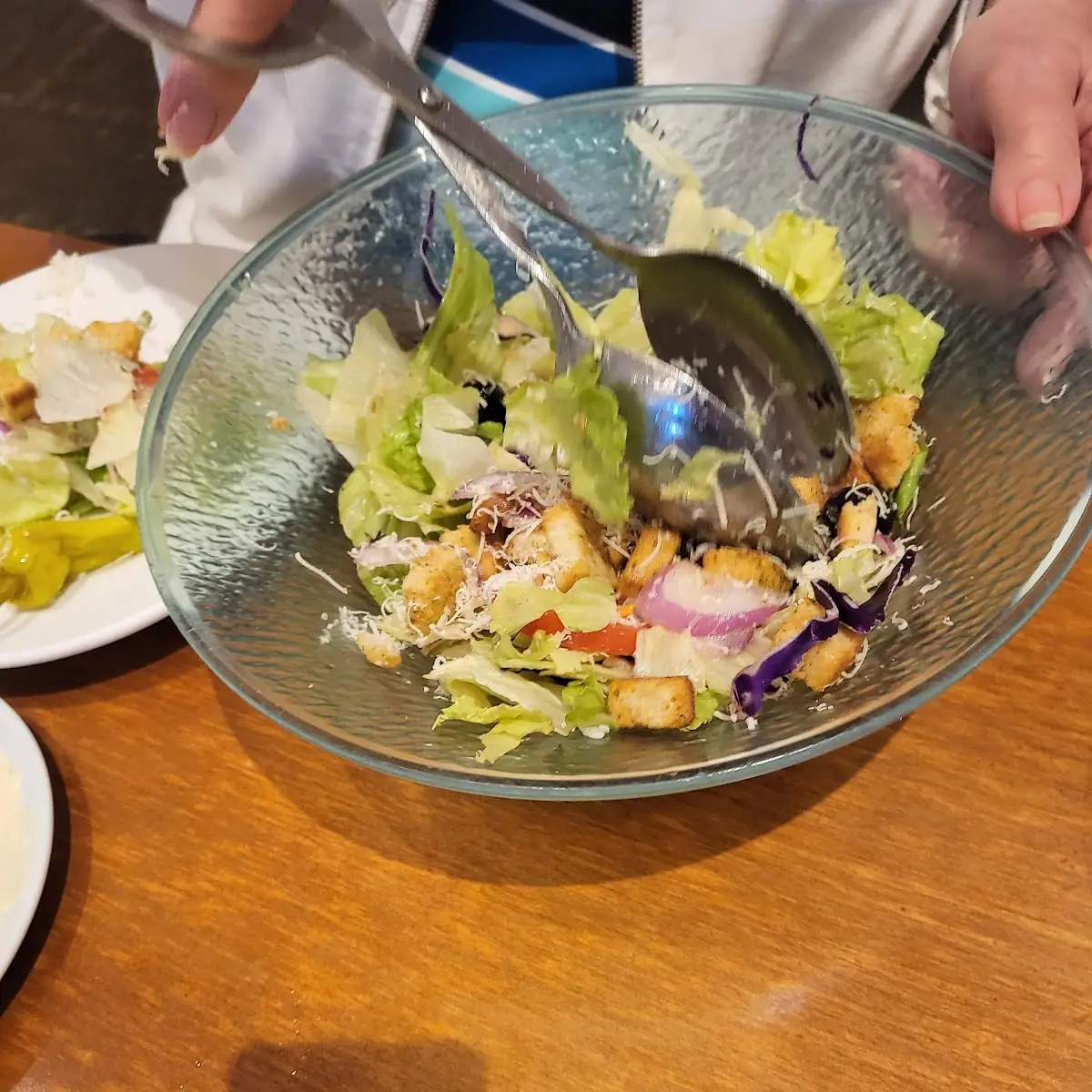 House Salad with Bread Sticks