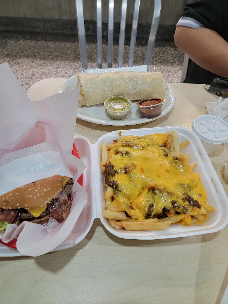 Chili Cheese Fries & Bacon Cheeseburger