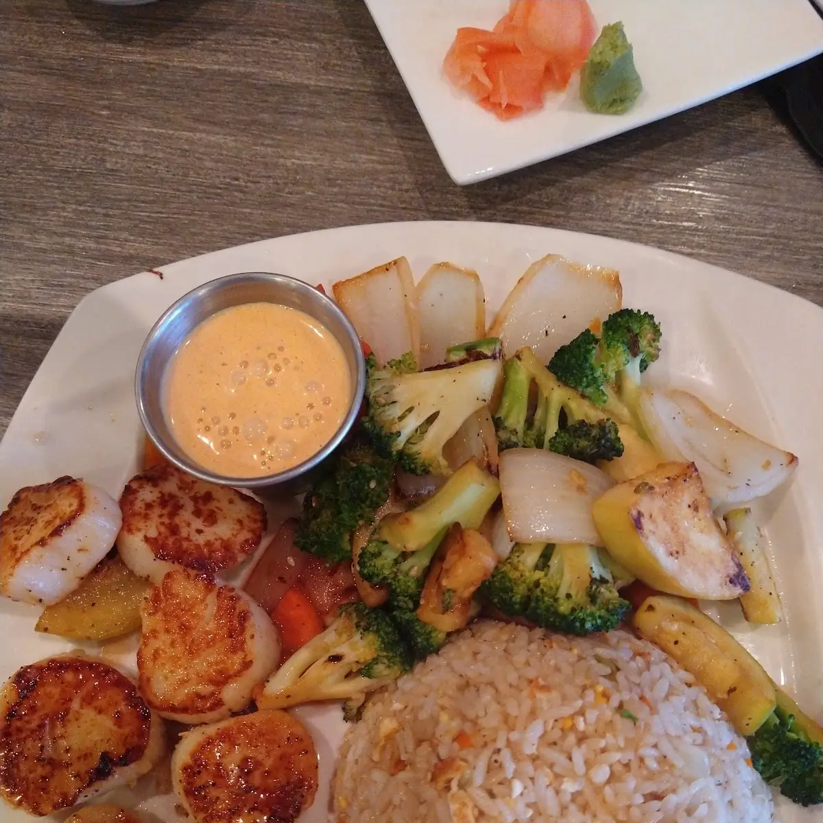 Scallops and Steamed Veggies