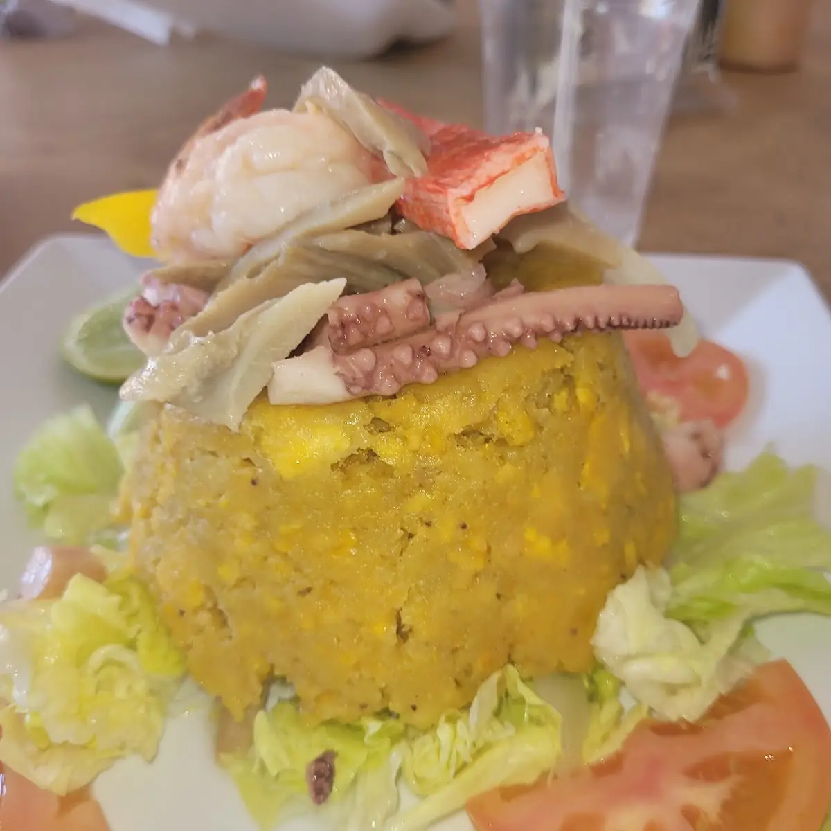 Mofongo Relleno De Jueyes