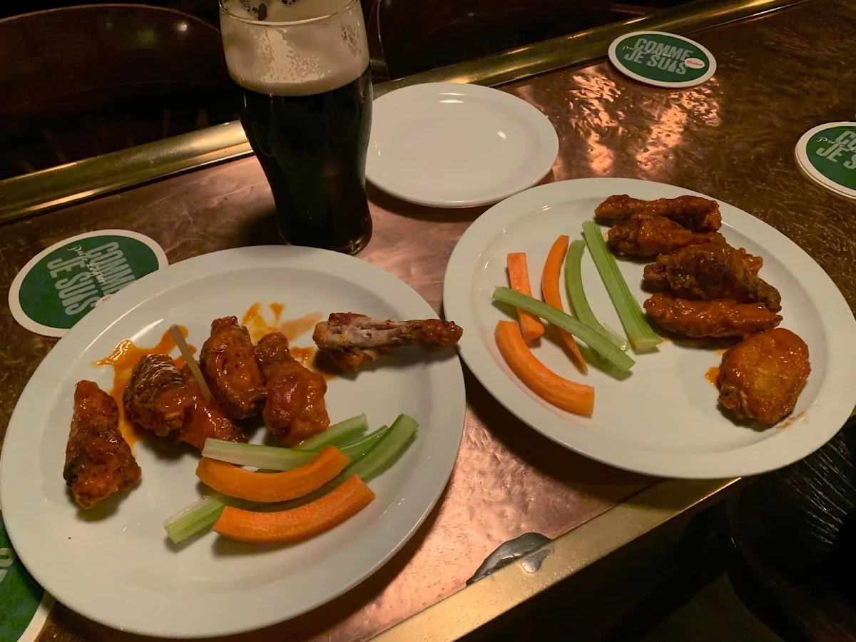 Chicken Wings, Hurley's Irish Pub