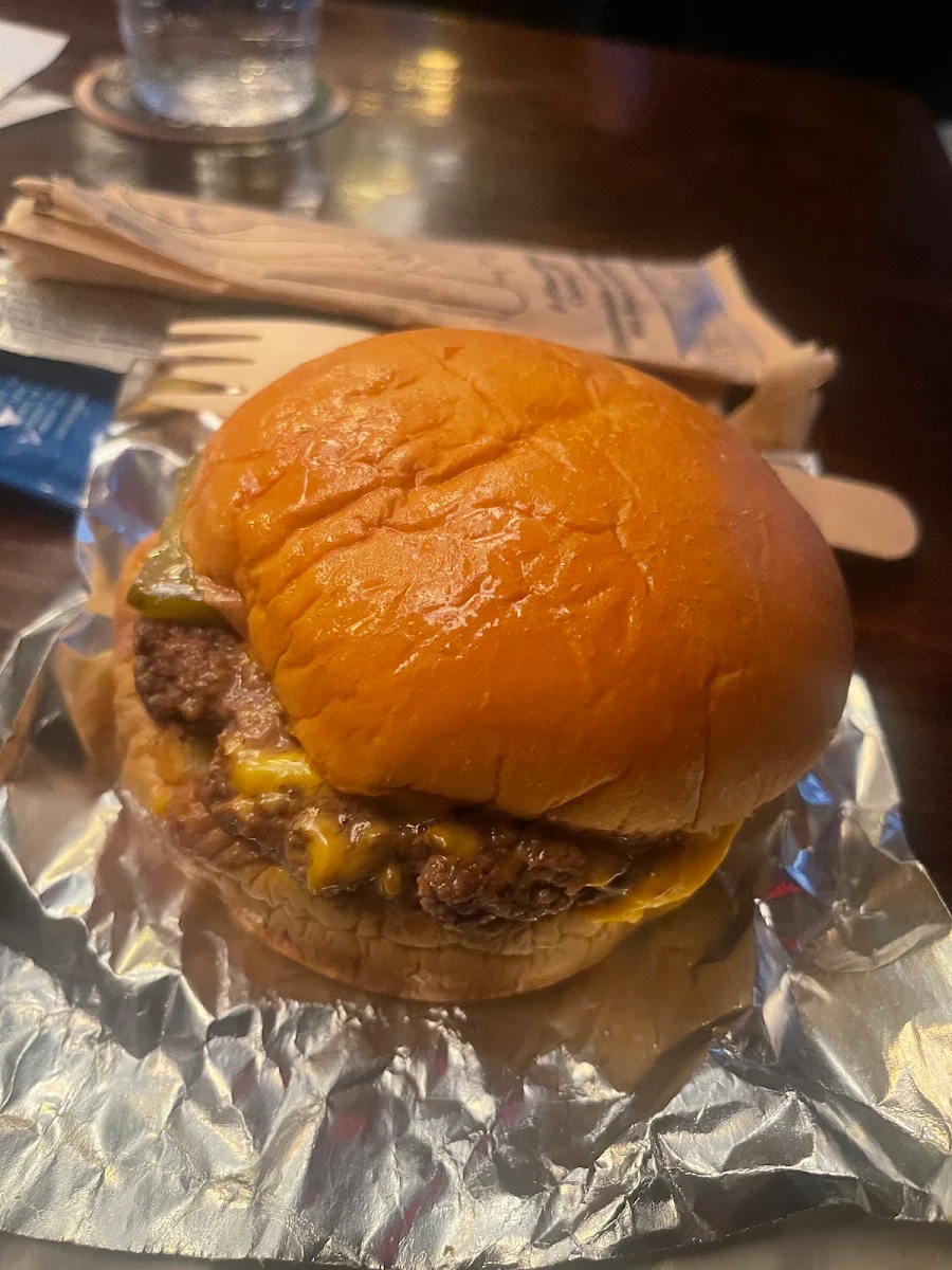 Smash Burger, Hurley's Irish Pub