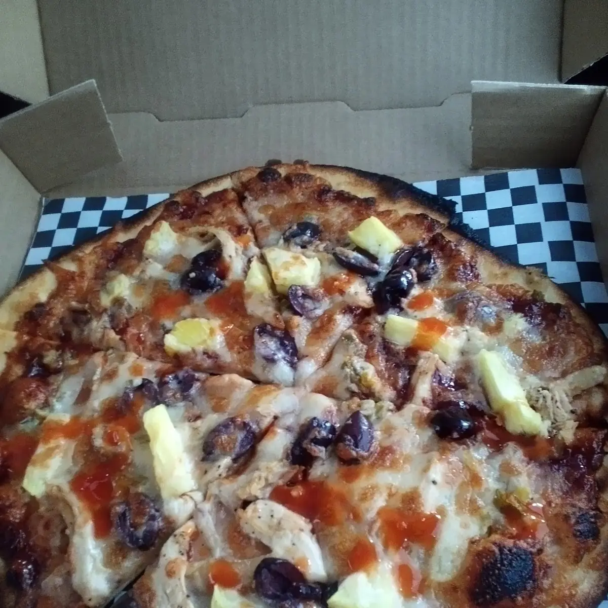 Hot Hawaiian Pizza