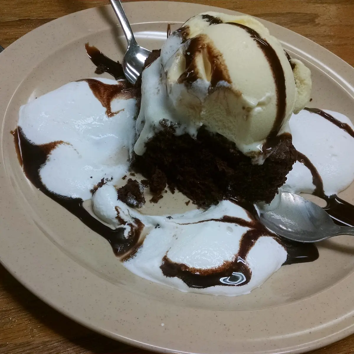 Chocolate Fudge Brownie w Ice Cream
