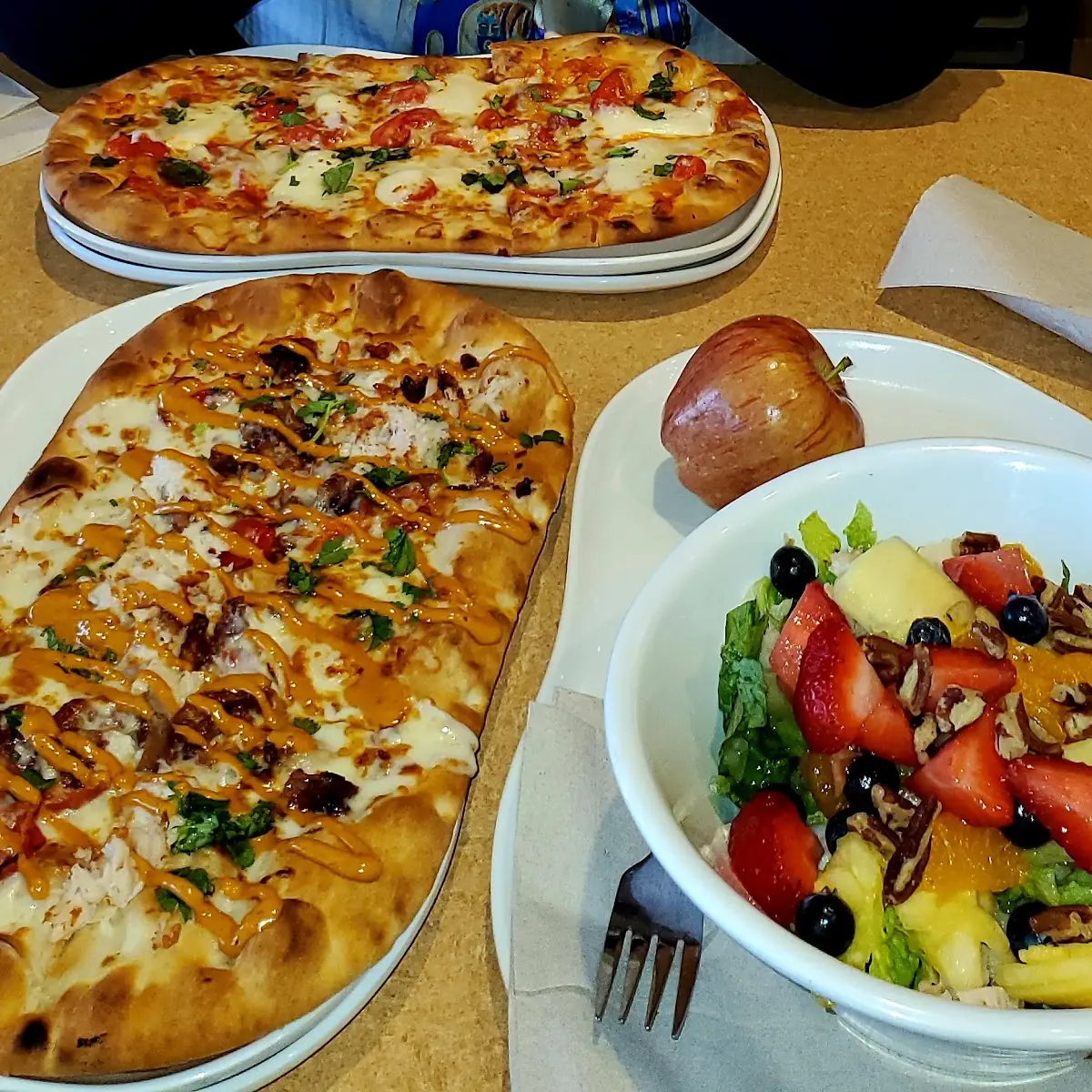 Pizza Margherita Flatbread