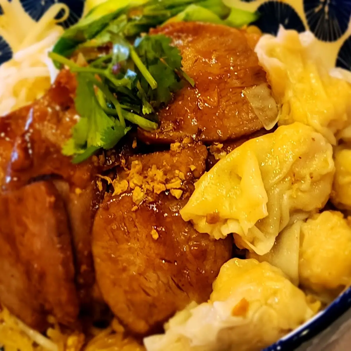 Bamee Kiew Moo Dang