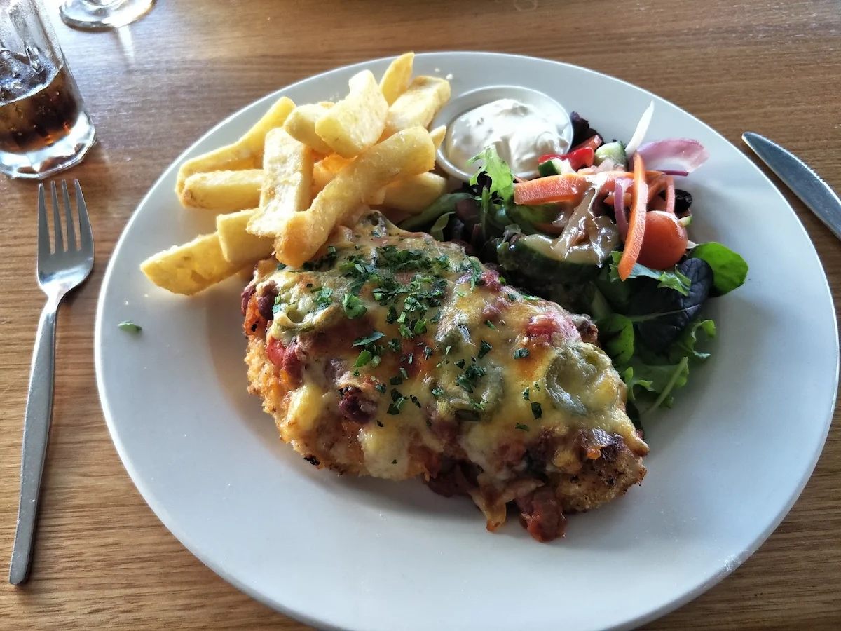 Cape Chicken Parma, Cape Tavern