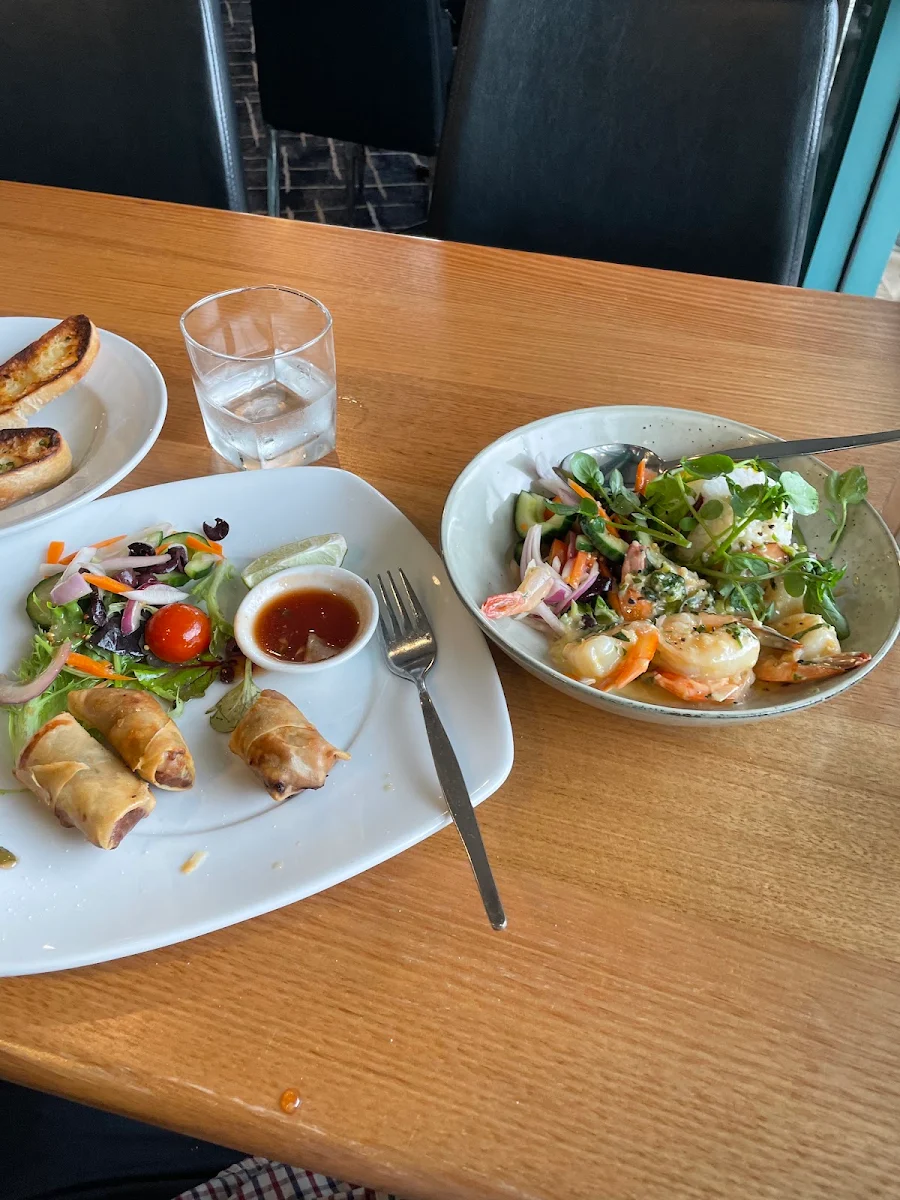 Duck and Prawn Spring Rolls, Cape Tavern