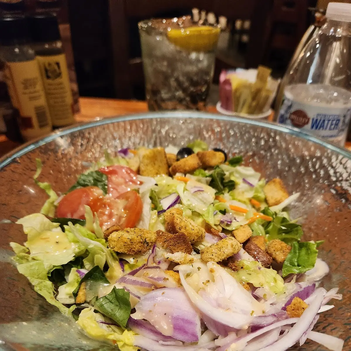 Never-Ending Soup Salad & Breadsticks