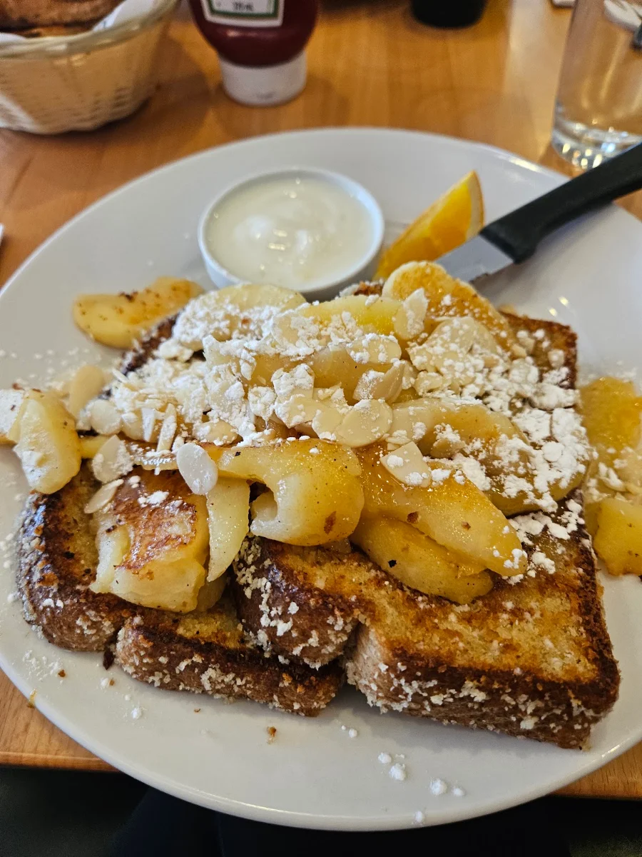 Pain Doré Au Pomme Et Caramel
