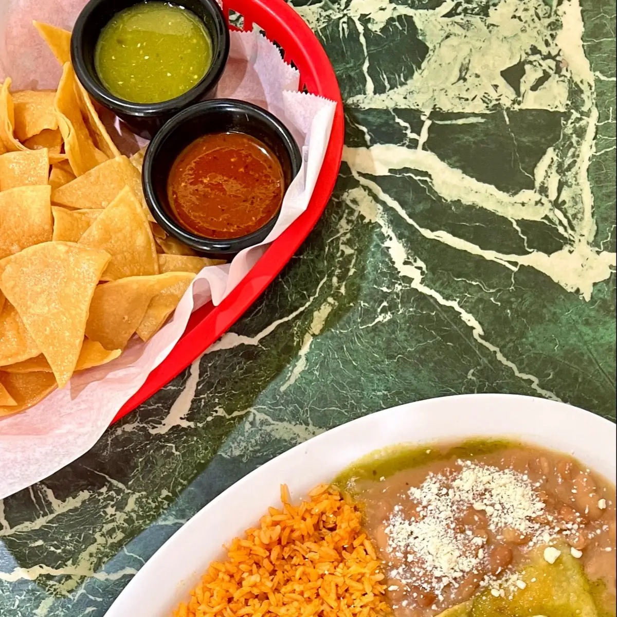 Enchiladas Verdes de Queso