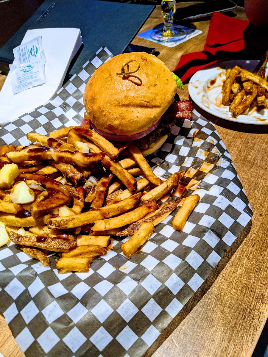 Highlights, Hat Tricks Sports Bar and Grill