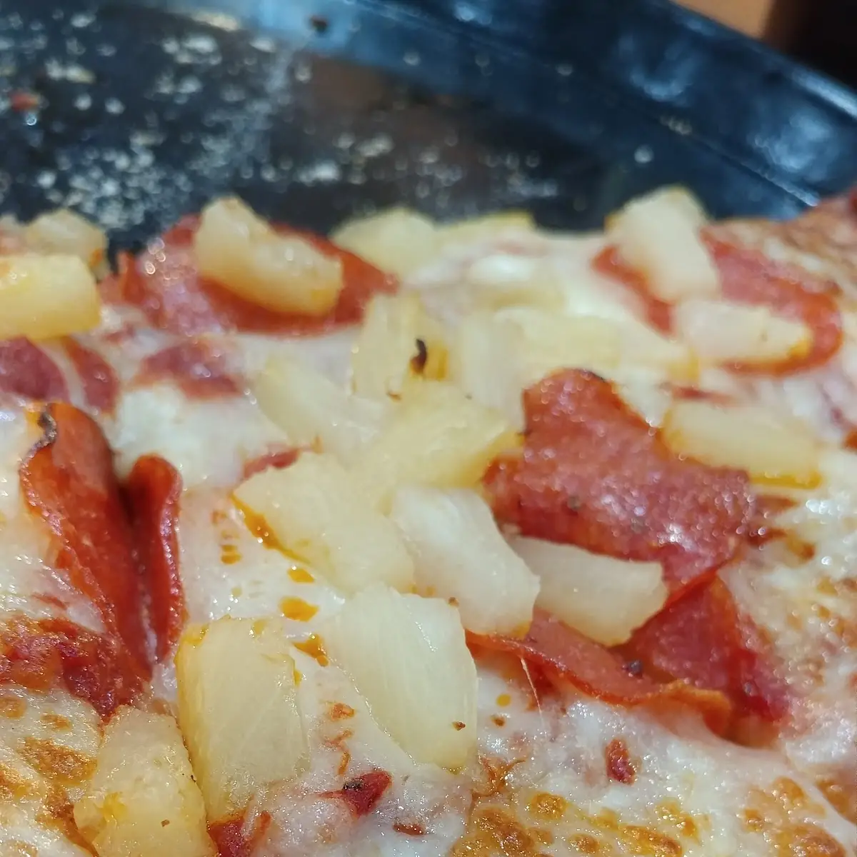 Pineapple Pizza Thin Crust