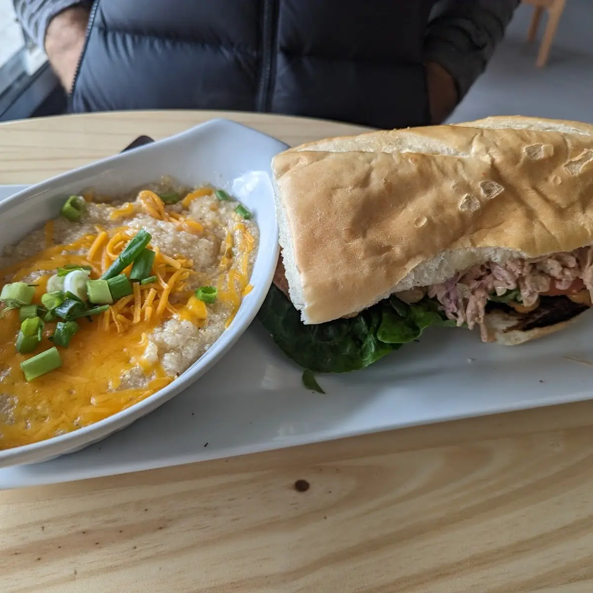 PO'Boy with Cheesy Grits