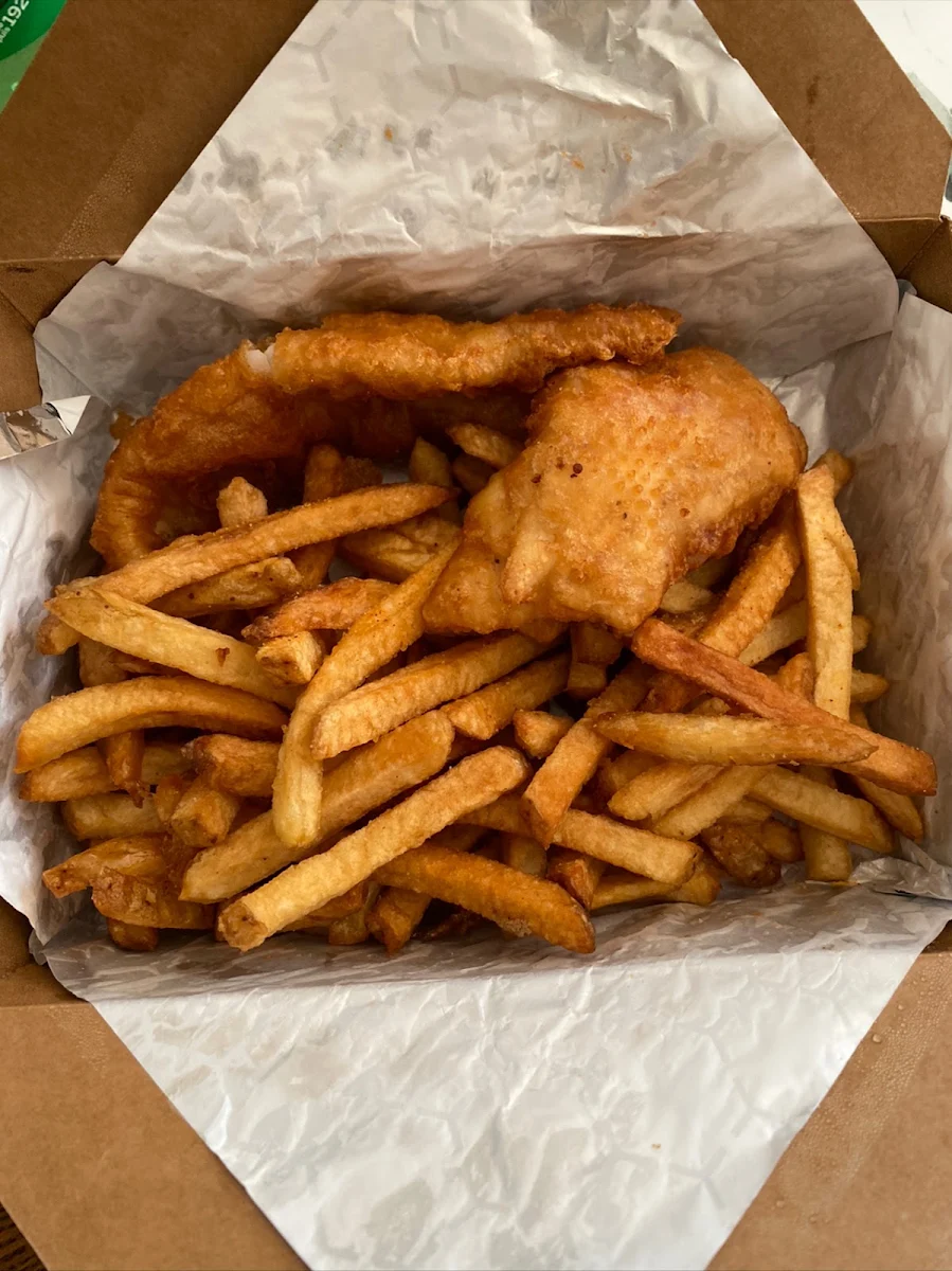 2 Pieces of Fish Pickerel and Fries