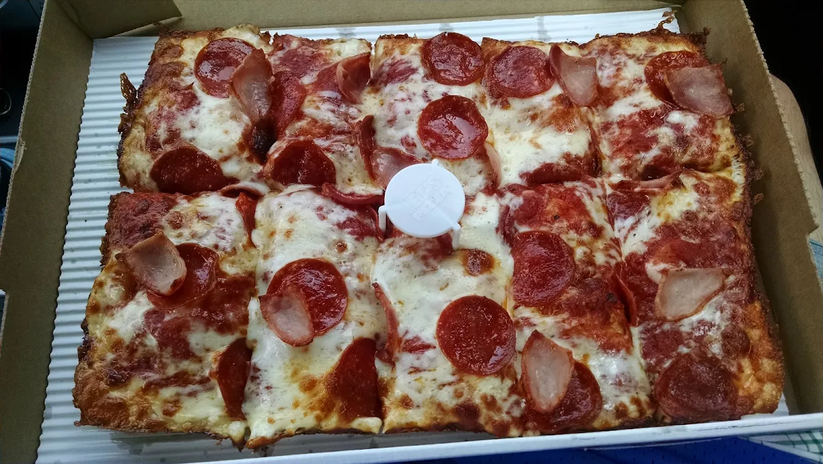 Pepperoni Pizza & BBQ Chicken Pizza