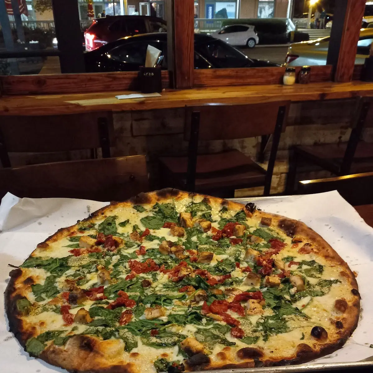 Gouda Garlic Chicken Pizza