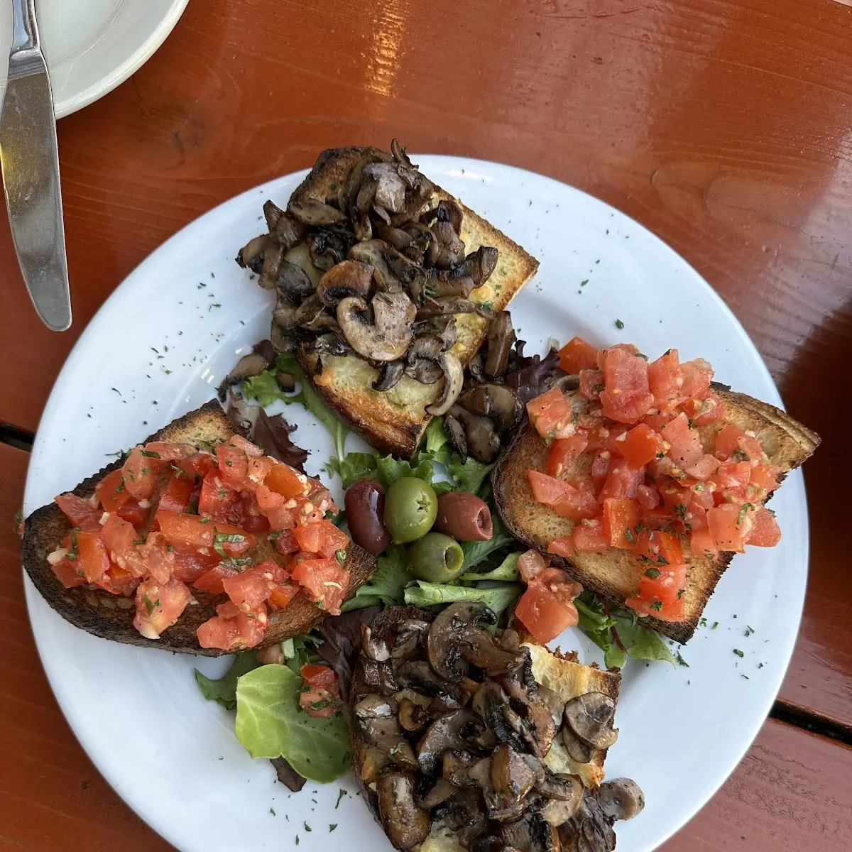 Bruschetta Classica Con Funghi