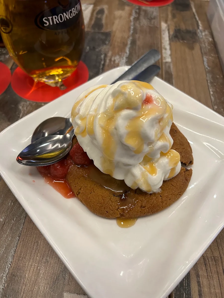 Cookie with Ice Cream, VMV's Bar & Grill