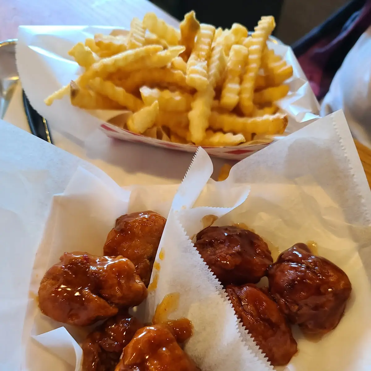 Boneless Wings Honey BBQ Mango
