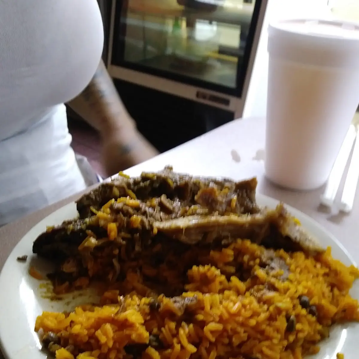 Moro Guandule Con Chivo Guisado