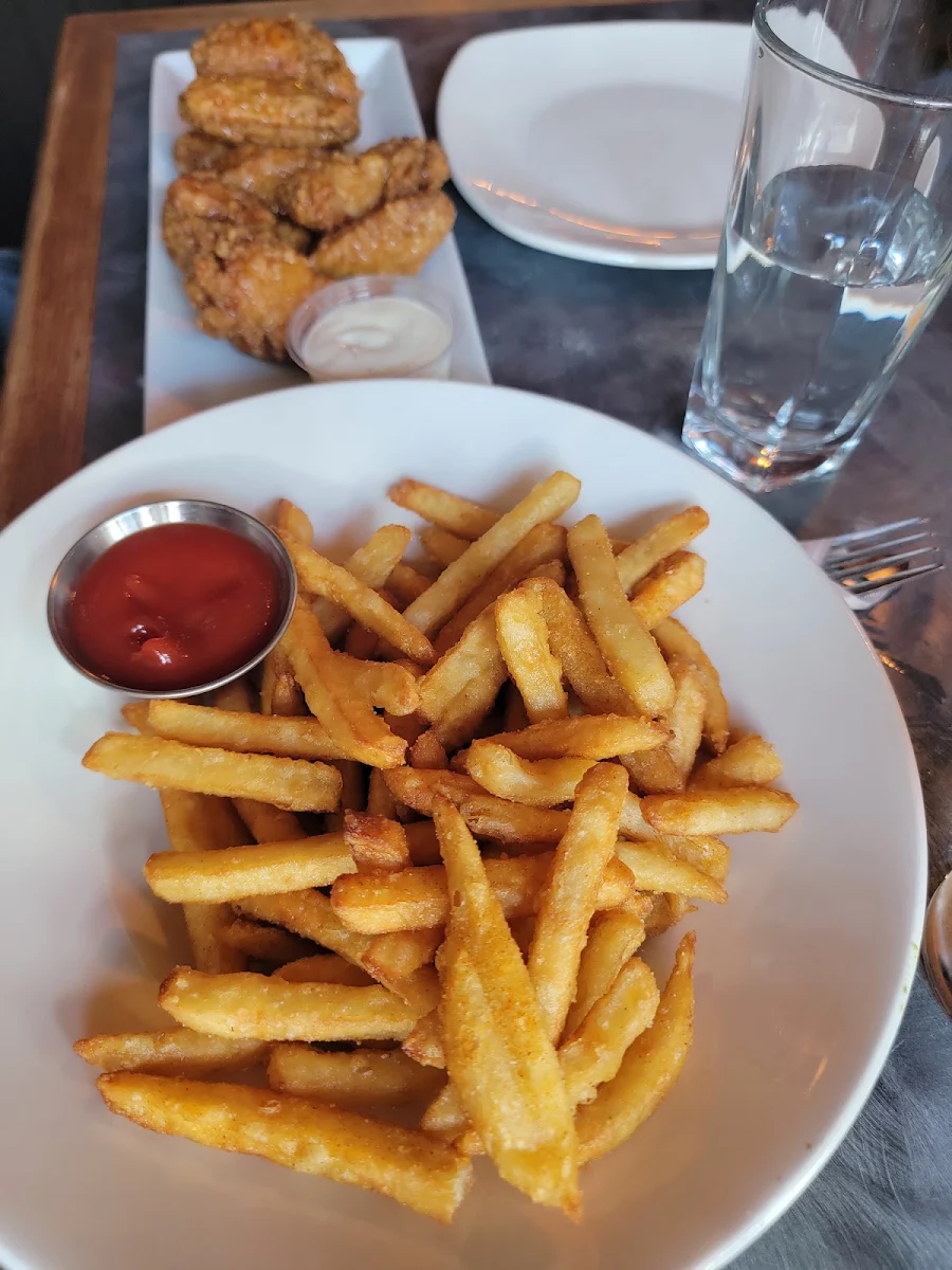 Chicken Wings, Jackson's Hole & Grill
