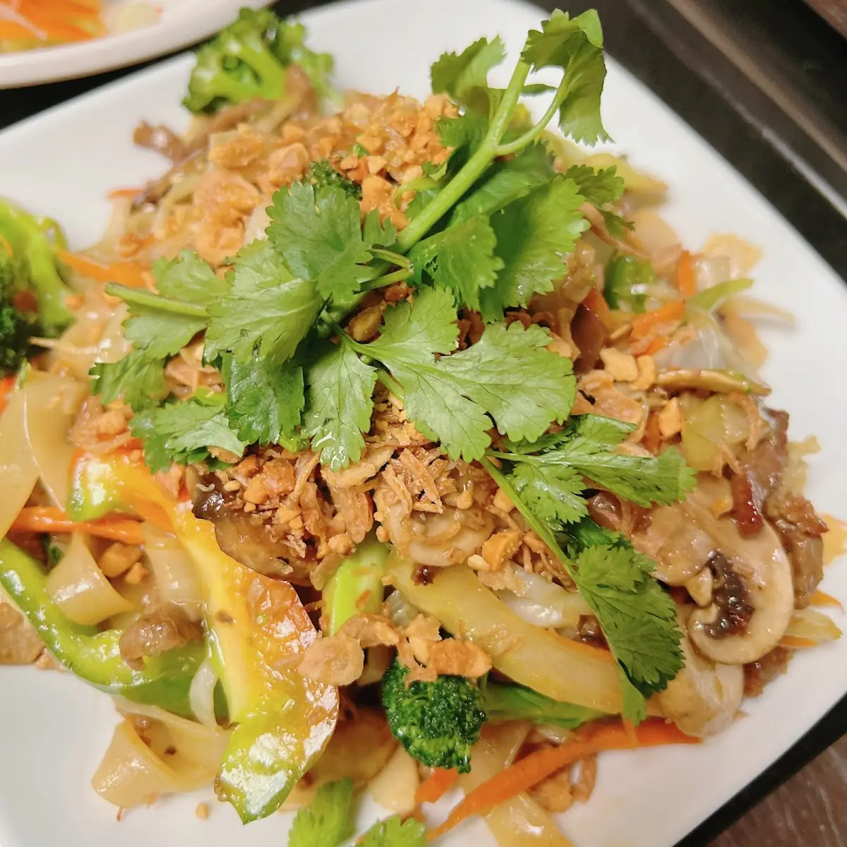 Pad Thai w Mint Basil Leaves - Pad Thai Basils