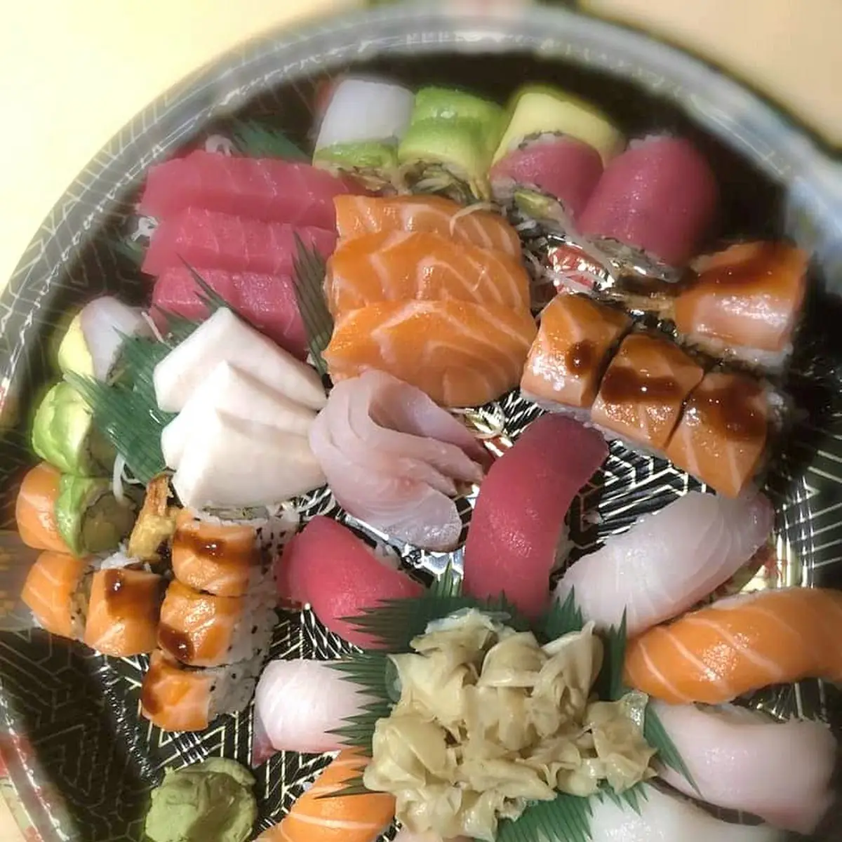Sushi & Sashimi Combo