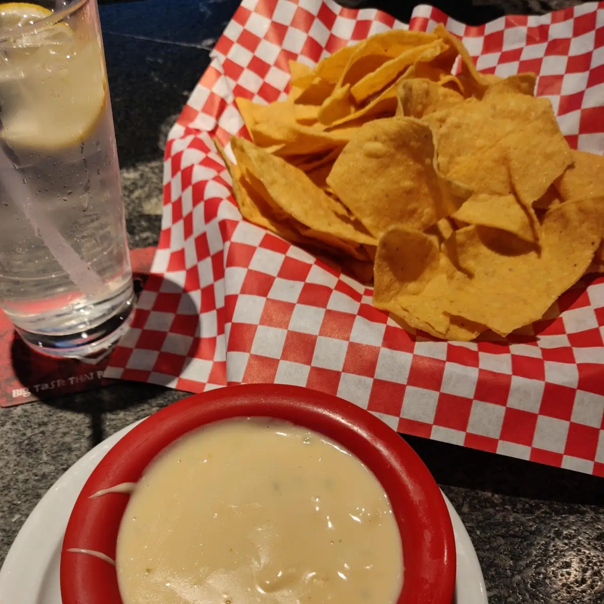 Chips & Queso