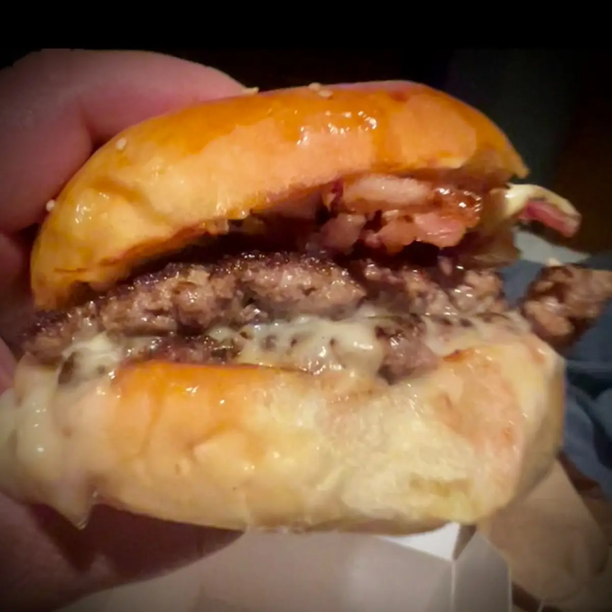Slanger Smash Burger with Cheese Sauce