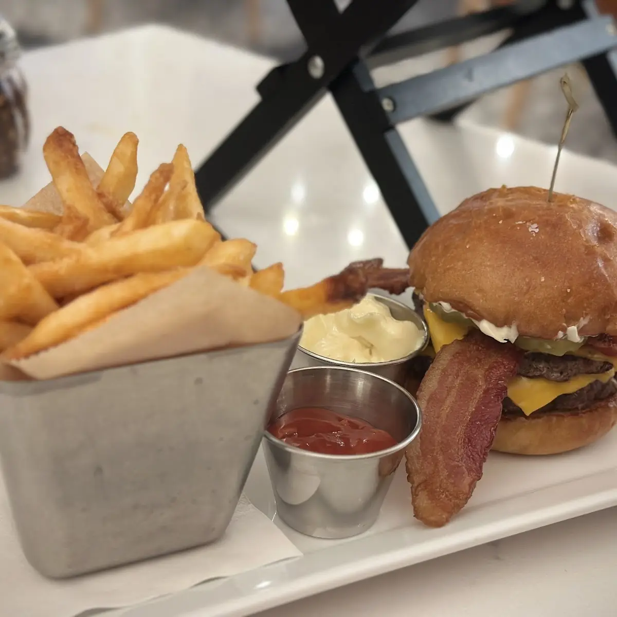 Bacon Blu Burger