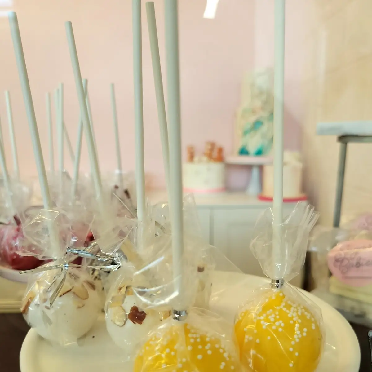 Vanilla Cake Pops
