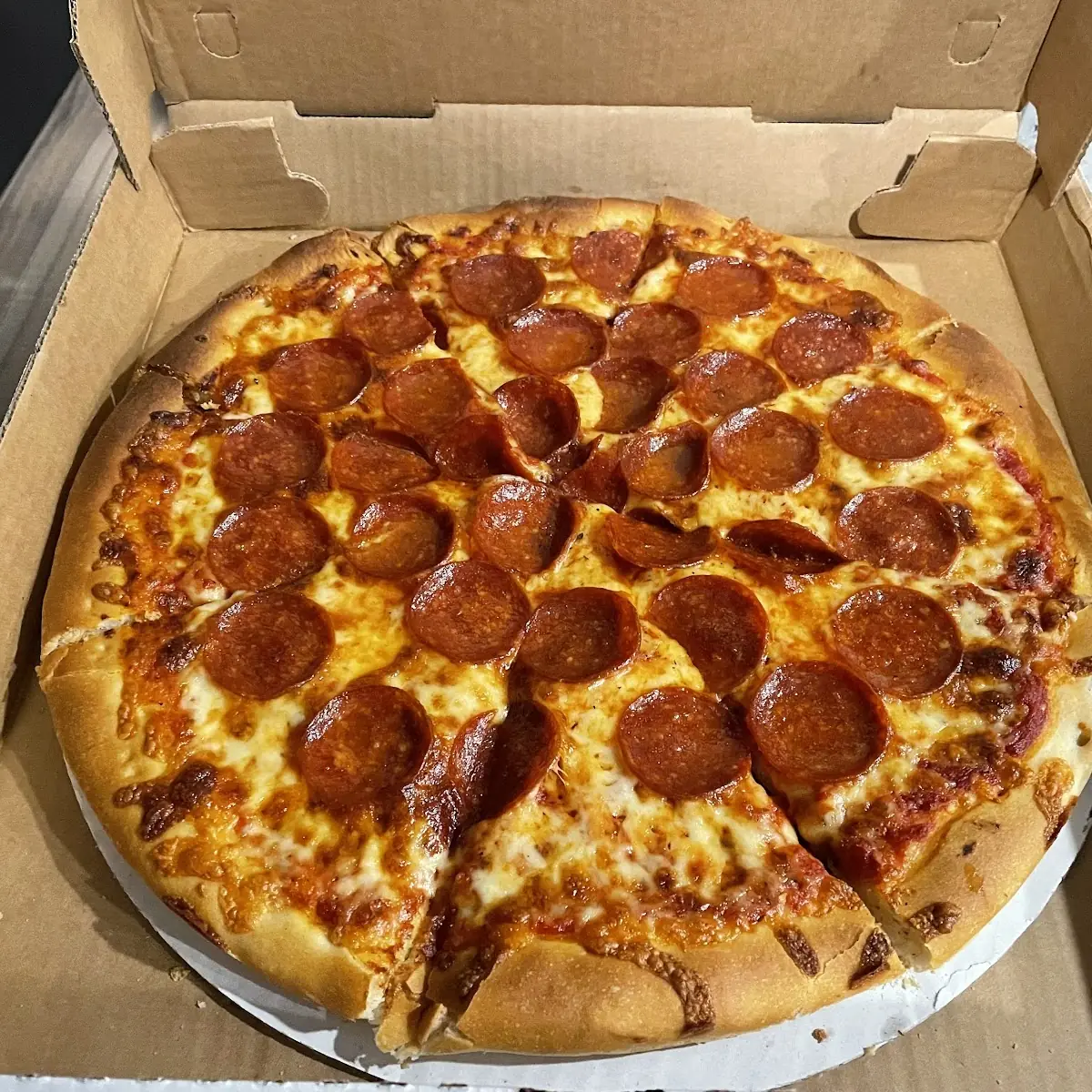 Large Pepperoni Pizza