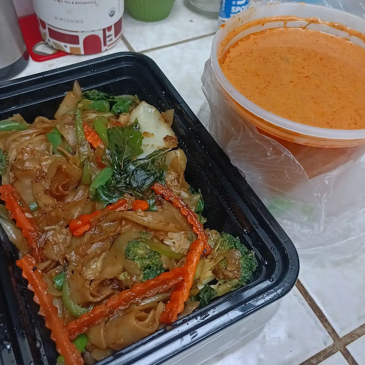Pad-Kee-Mao Drunken Noodle Panang Curry