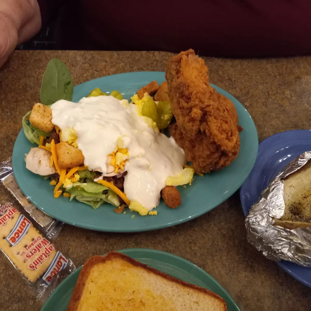 Salad Bar w Fried Chicken