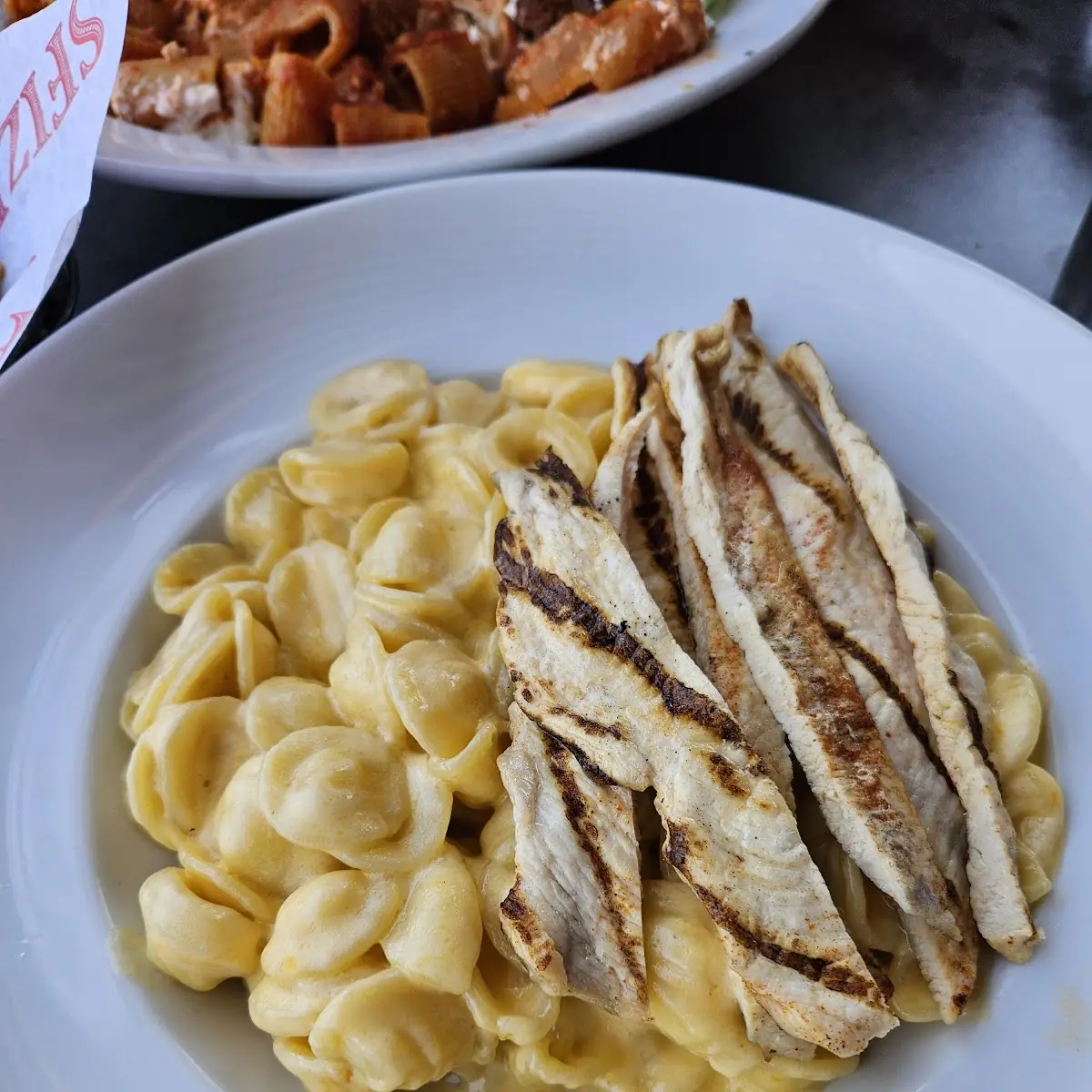 Mac and Cheese with Grilled Chicken