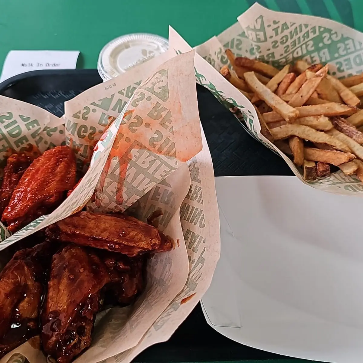 Bone-In Classic Wings Combo
