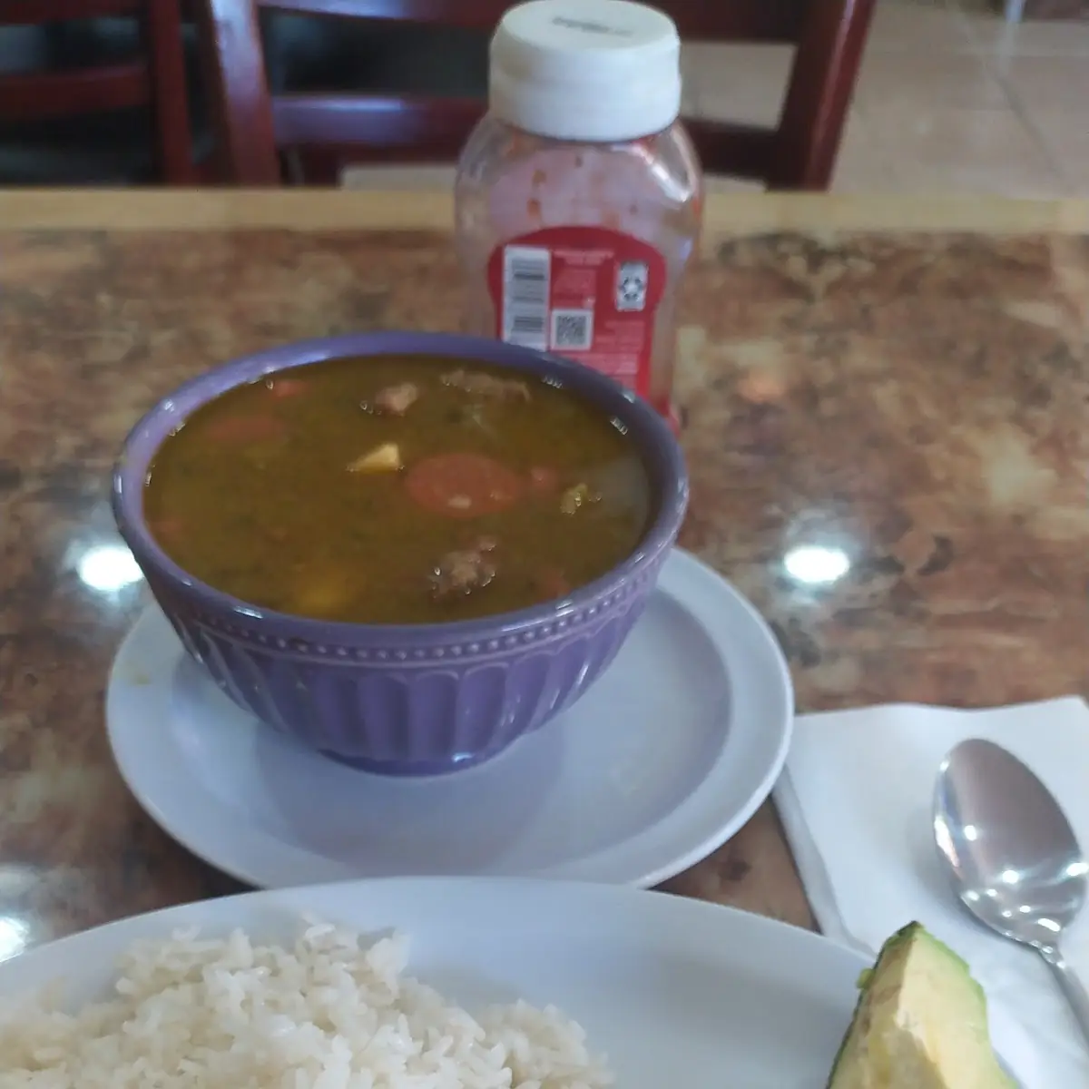 Sancocho Arroz Blanco Y Aguacate