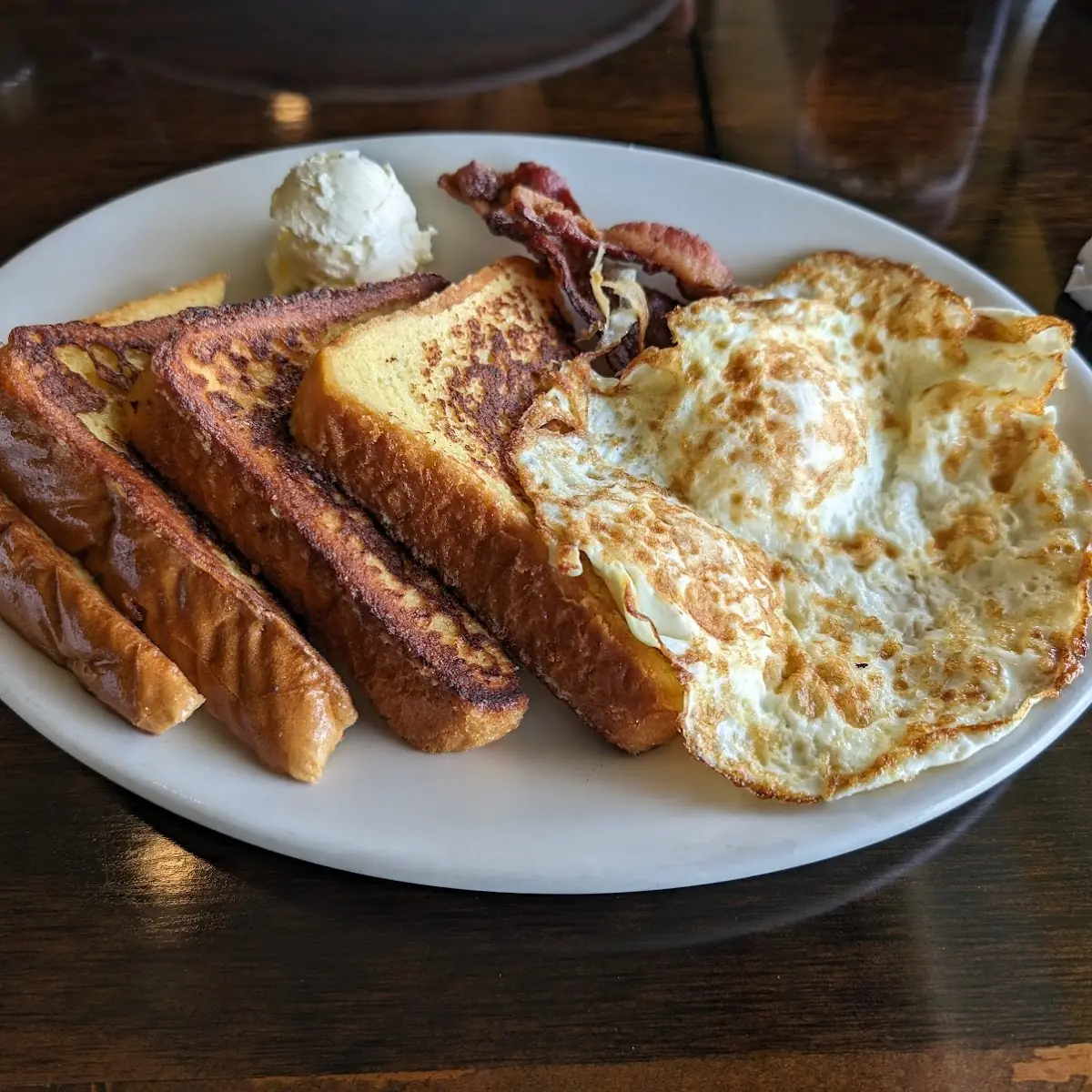 French Toast Eggs and Bacon 2