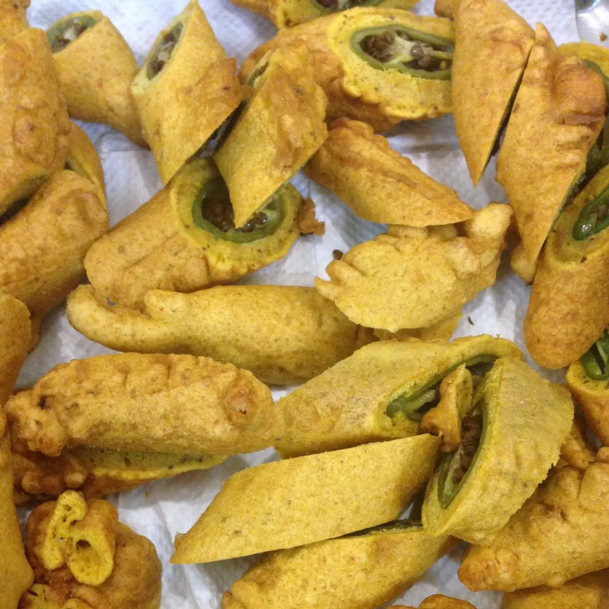 Cut Mirchi Bajji