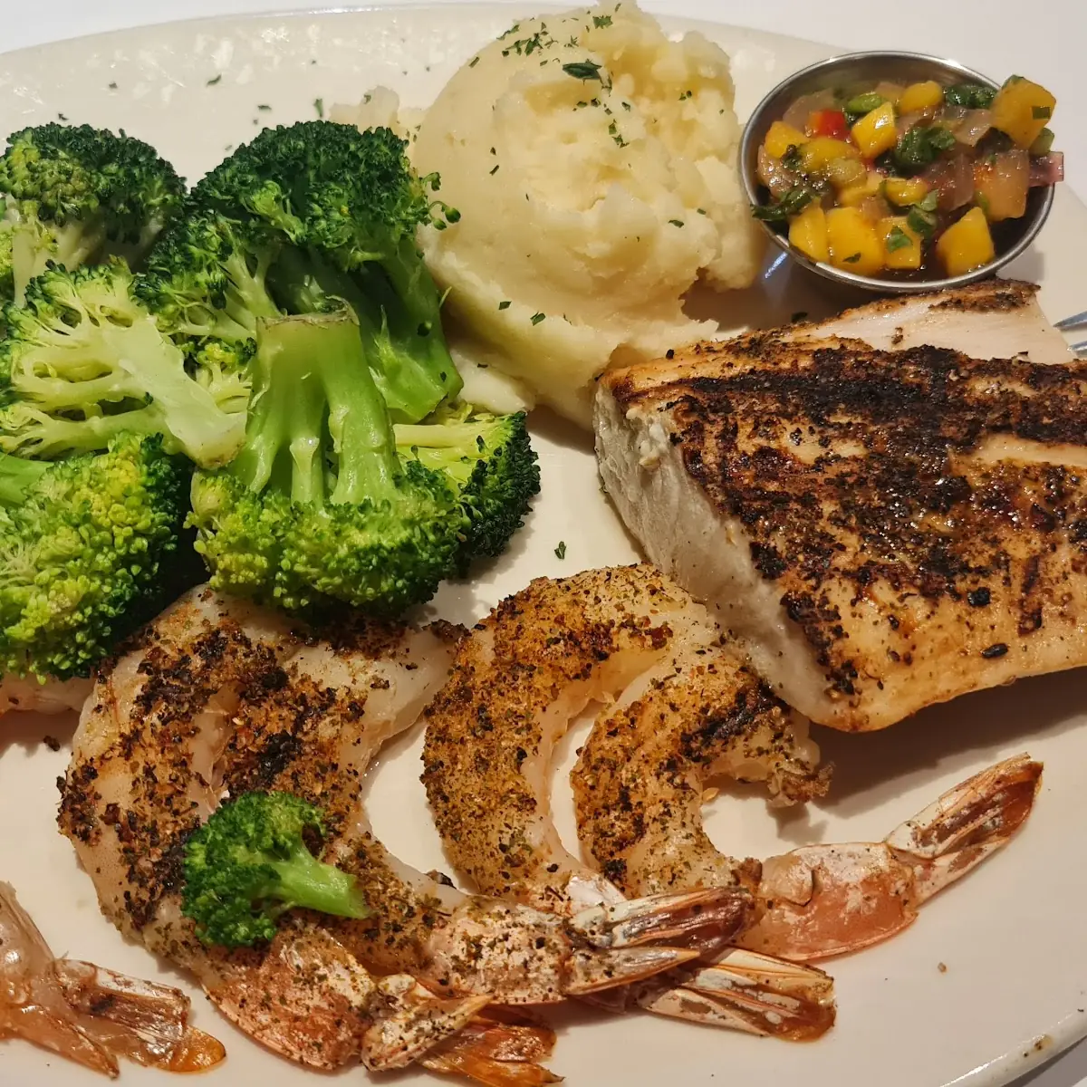 Grilled Salmon w Lime Garlic Sauce