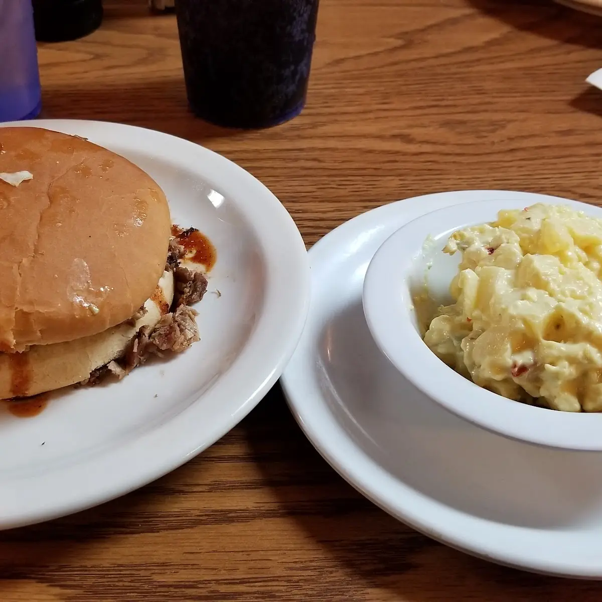 Pulled Pork Sandwich with Mac N Cheese