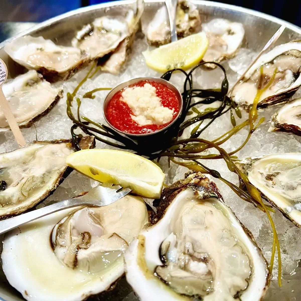 Fresh Raw Oysters with Lemon Slices