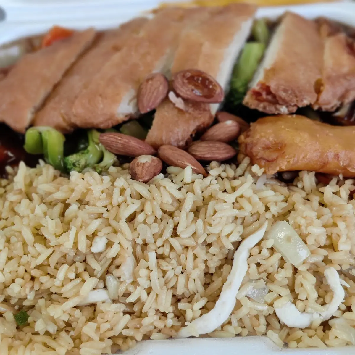 Almond Boneless Chicken Lunch Special