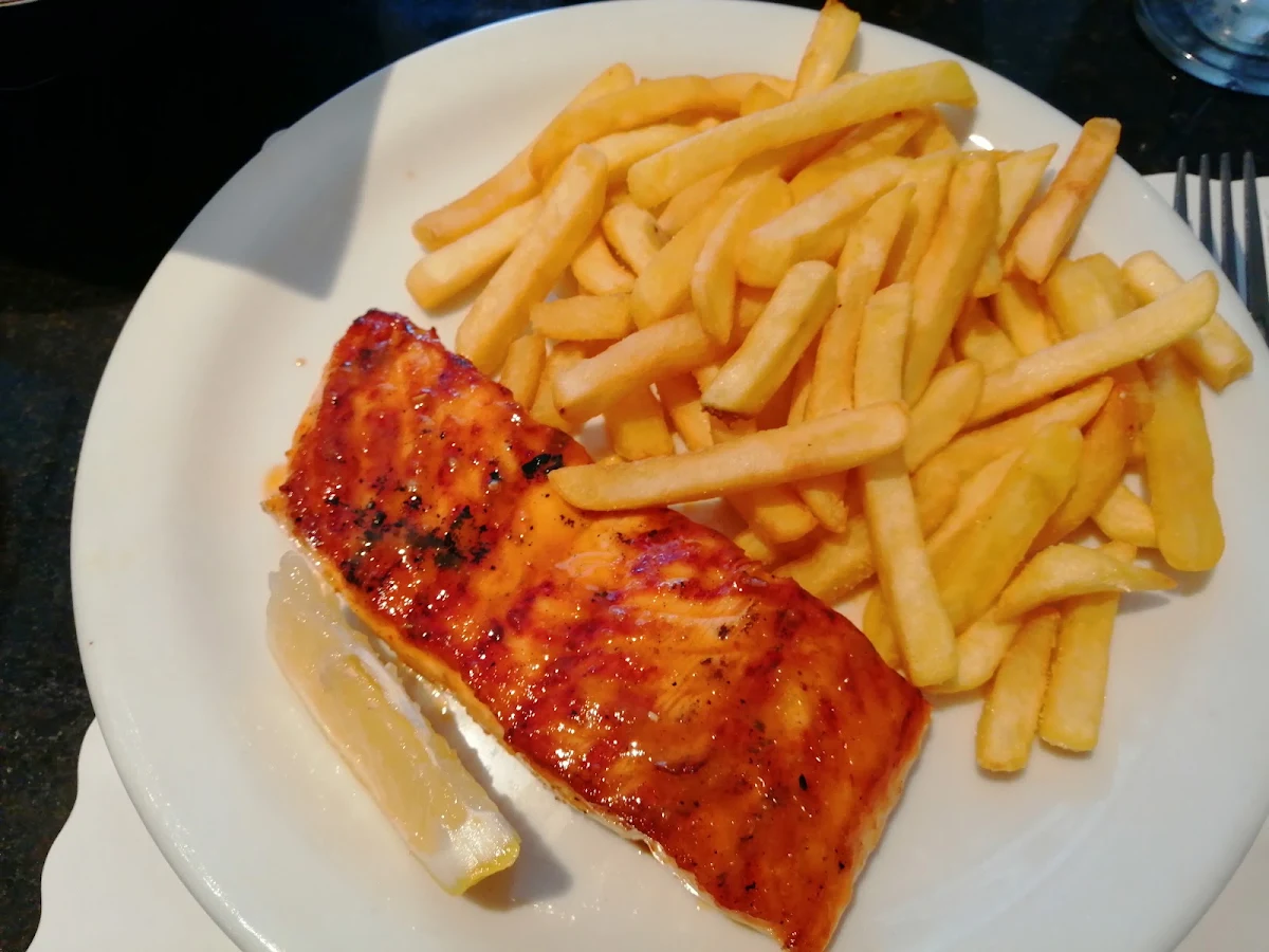 Grilled Salmon, Algarve Restaurant