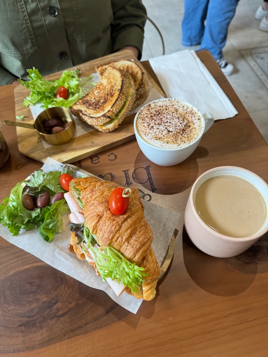 Highlights, Olive Branch Cafe