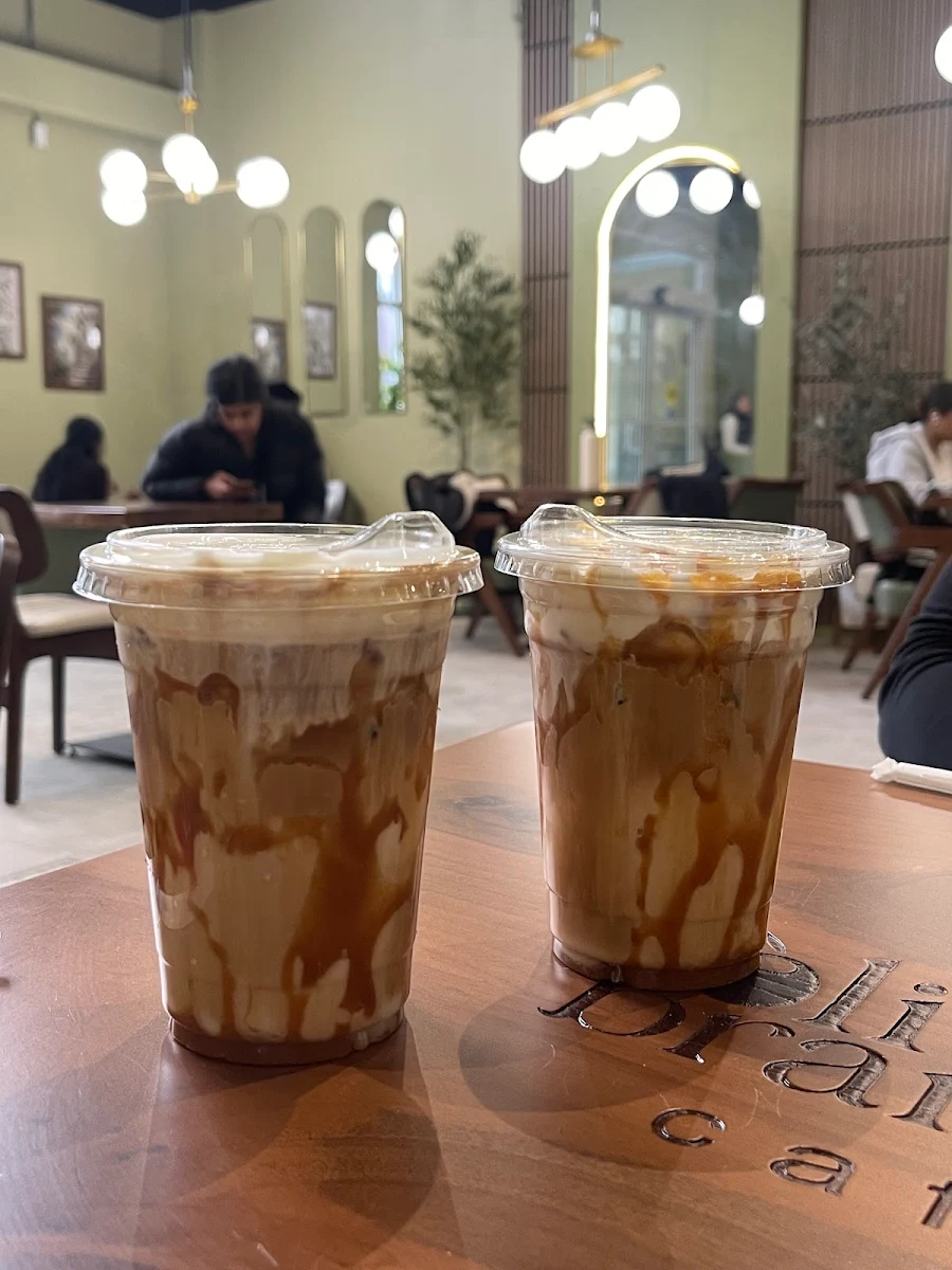 Iced Caramel Macchiato, Olive Branch Cafe