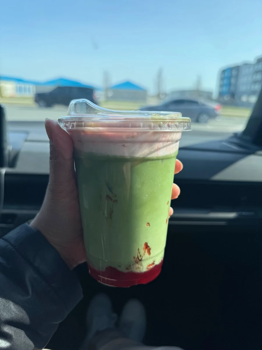 Strawberry Cream Matcha, Olive Branch Cafe